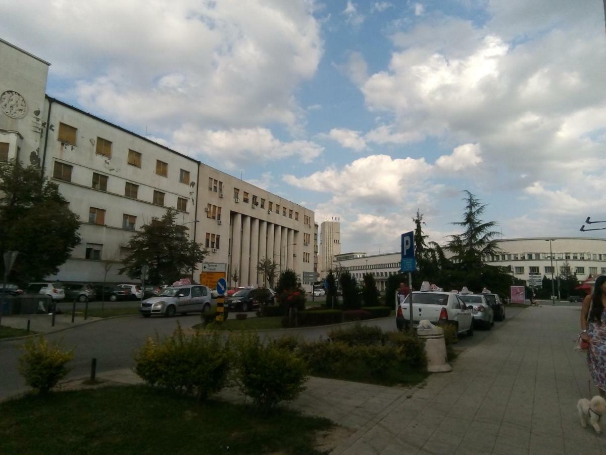 Downtown Apartment In Walk Zone With 3 Bedrooms And Garage Novi Sad Extérieur photo